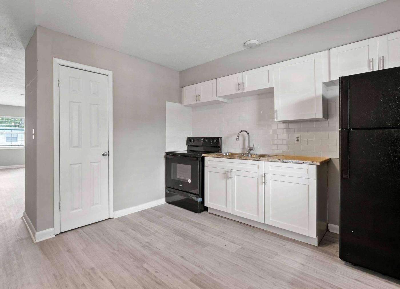 Renovated kitchen in an Easy Jax apartment